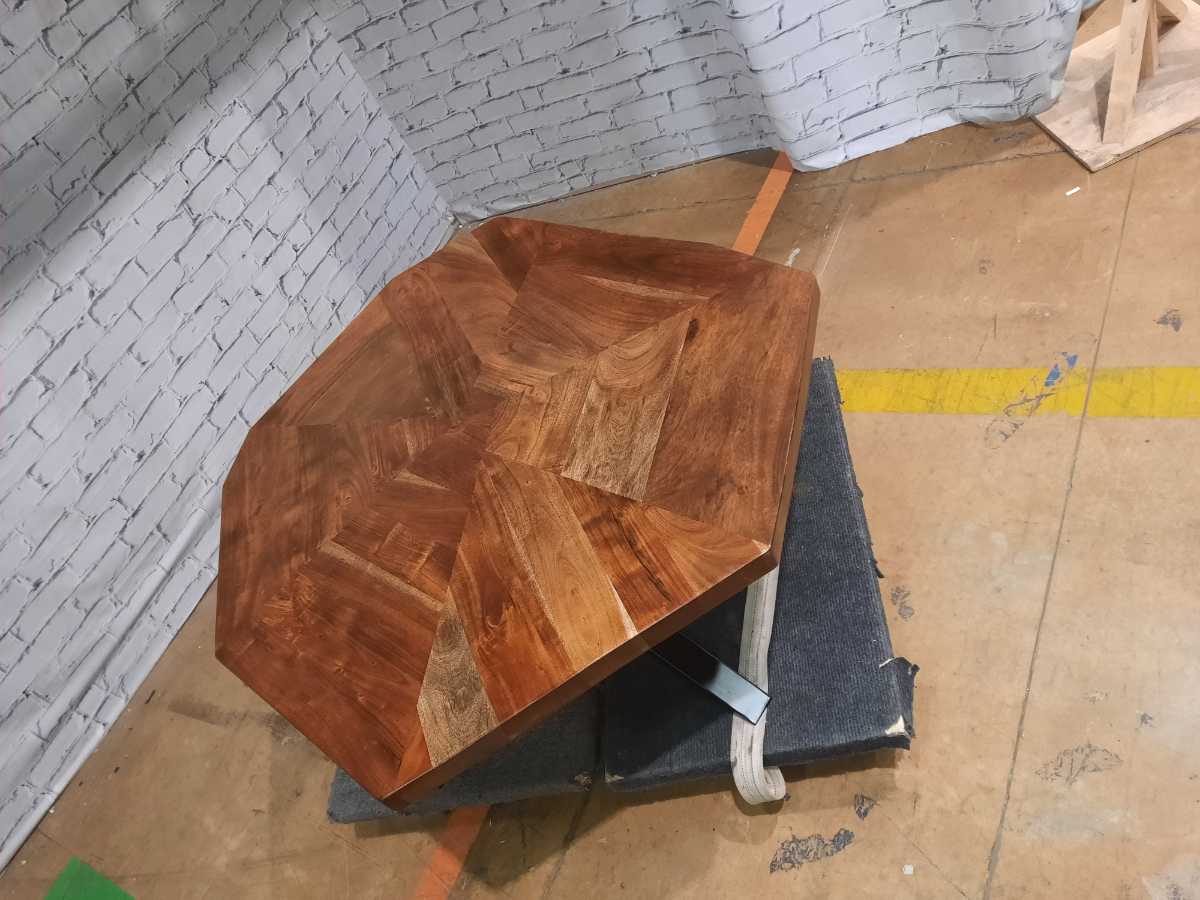 Haileeton Oval Coffee Table - Gallery Image 5